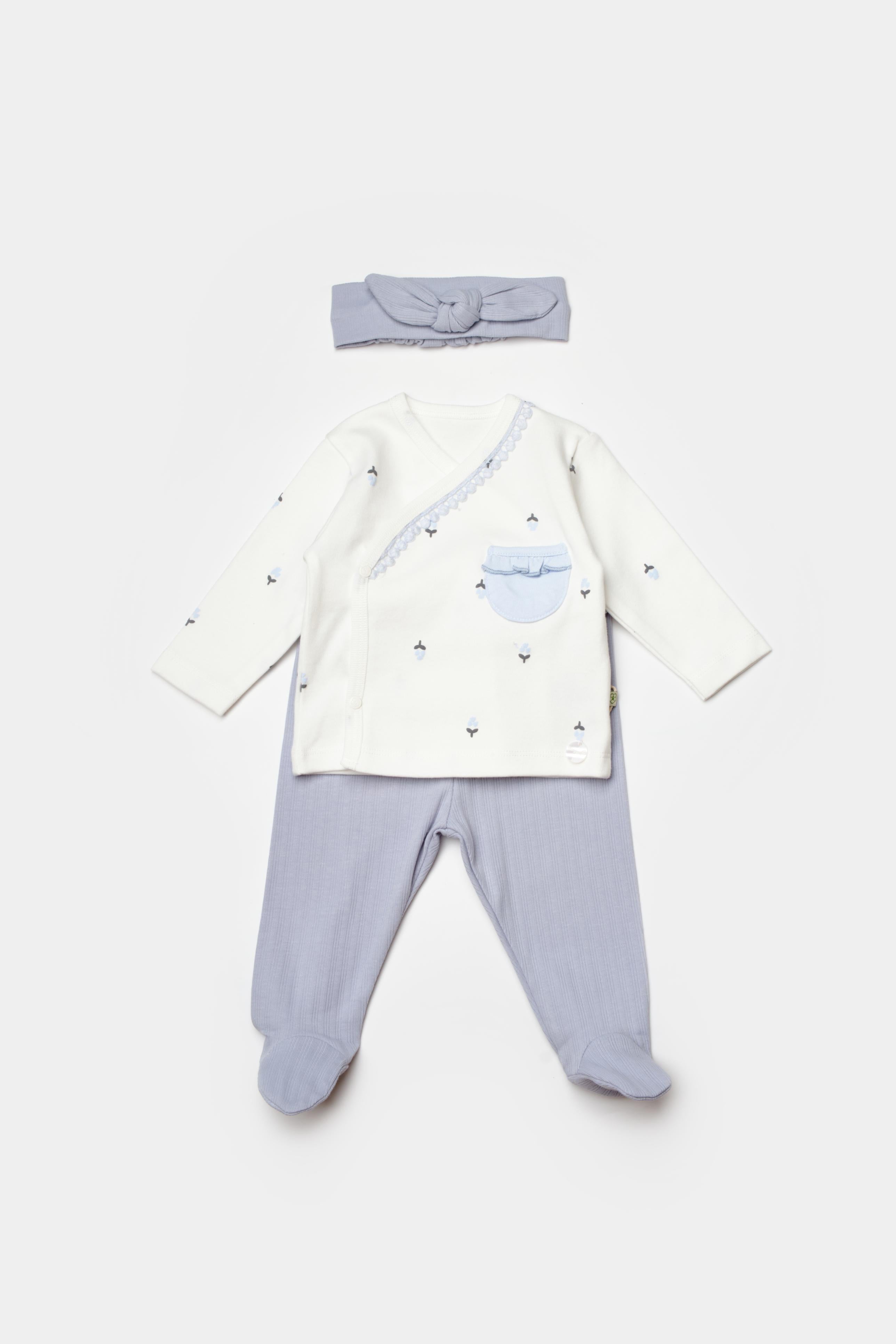 GOTS sertifikalı, organik pamuklu, love floral desenli kız bebek 3’lü takım – 0-6 ay arası için body, alt ves aç bandından oluşur.