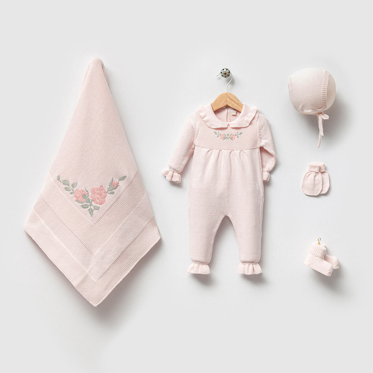 OEKO-TEX Sertifikalı, %100 Pamuk, Kanaviçe İşlemeli, Kız Bebek 5’li Hastane Çıkışı Seti