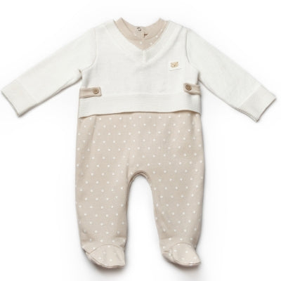 GOTS sertifikalı, organik pamuktan üretilmiş unisex Teddy tulum – 0-9 ay arası kullanım için uygun; sevimli tasarımı ve yumuşak dokusuyla bebeklerin hassas cildine özel olarak geliştirilmiştir.