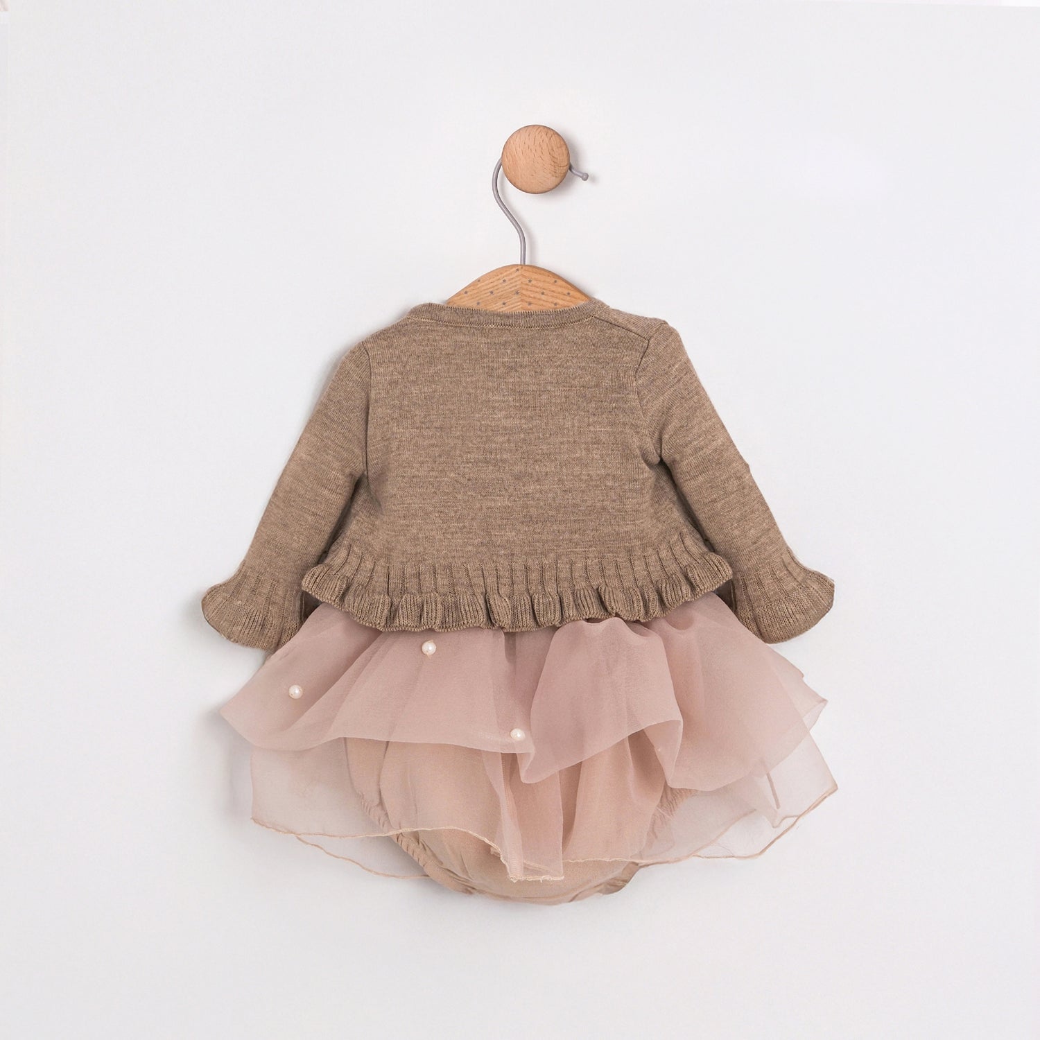 Çiçek Aplikeli 3’lü Bebek Takımı – Hırka + Tütü Etek + Uzun Kollu Üst, 3–18 Ay