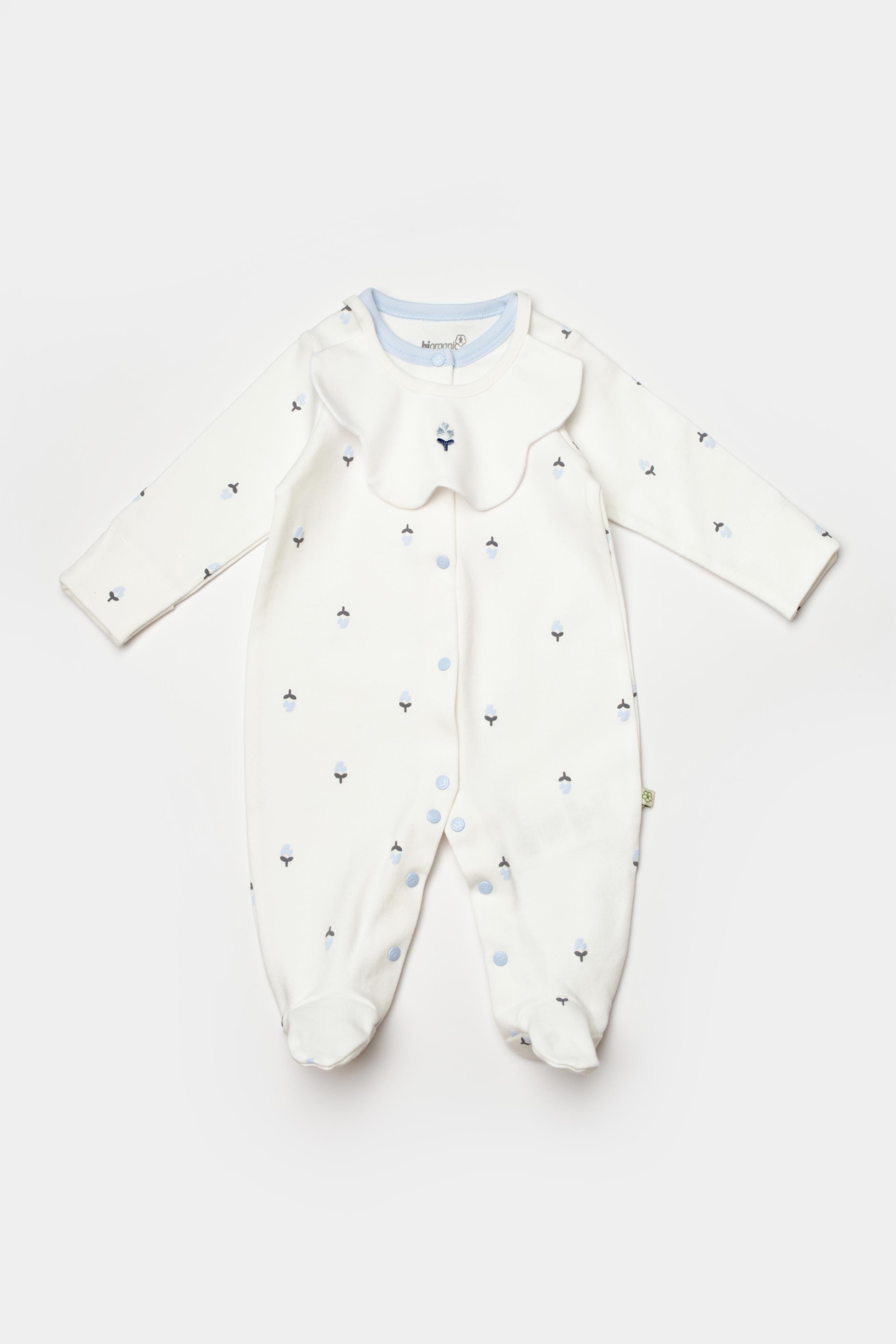 GOTS sertifikalı, organik pamuklu Love Floral temalı geç prematüre / yenidoğan unisex tulum – 0-3 ay arası bebekler için hassas cilde uygun, yumuşak ve nefes alabilir yapıdadır.