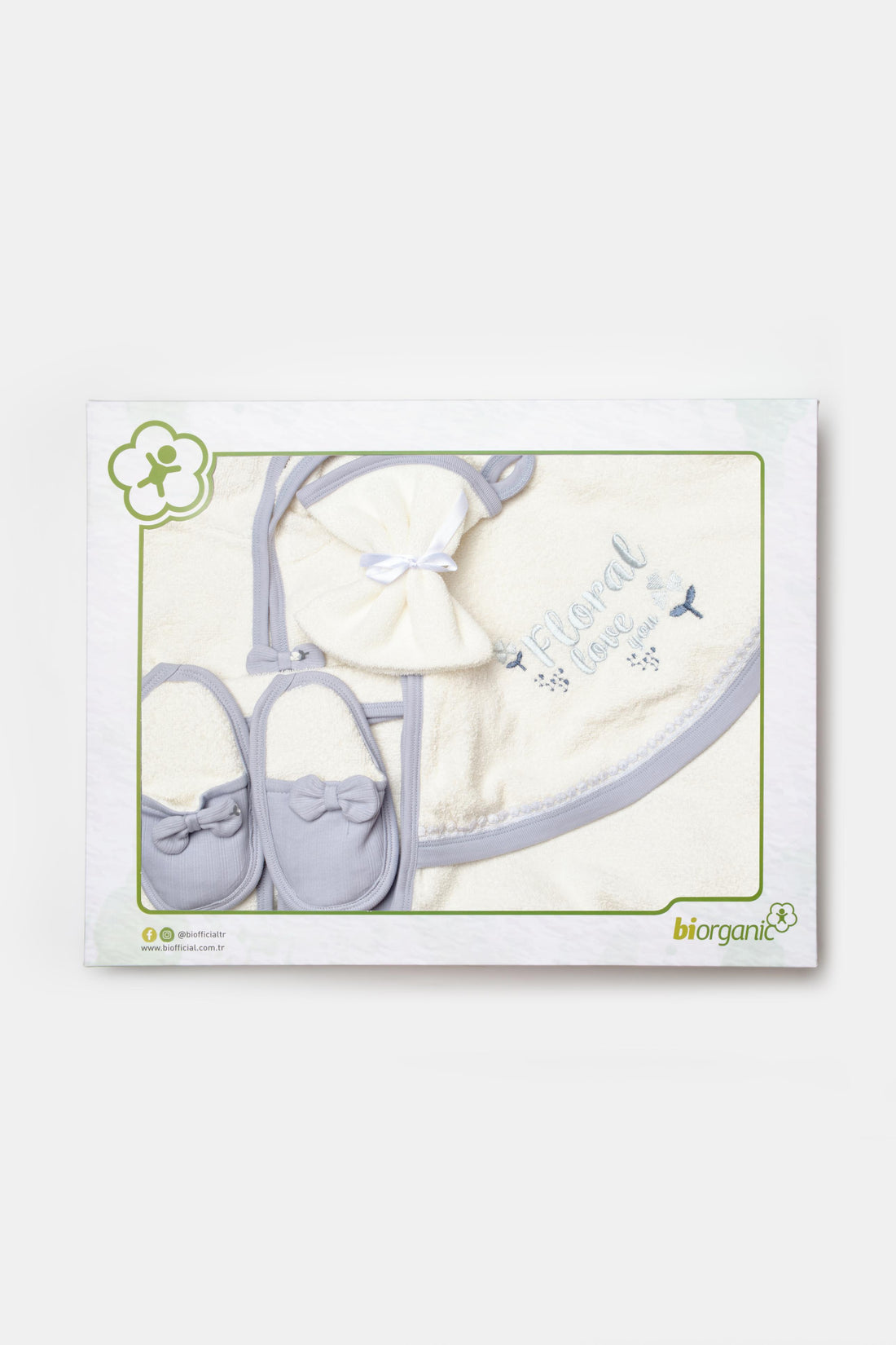 Özel kutulu GOTS sertifikalı, organik pamuktan üretilmiş Love Floral temalı unisex yenidoğan bornoz takımı – yumuşak, emici ve hassas bebek ciltlerine uygundur.