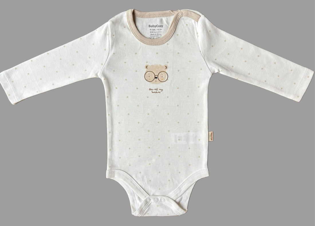 GOTS sertifikalı, organik pamuktan üretilmiş unisex bebek 3’lü uzun kollu body seti – 9-24 ay arası kullanım için uygundur; kutulu sunumuyla hediye seçeneği olarak da idealdir.