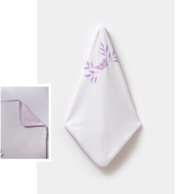 OEKO-TEX sertifikalı, organik pamuktan üretilmiş kelebek desenli bebek battaniyesi – 85×85 cm ölçüsünde, yumuşak dokusu ve doğal içeriğiyle hassas ciltler için uygundur.