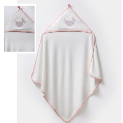 Organik pamuktan üretilmiş OEKO-TEX sertifikalı, kuzu baskılı 85×85 cm bebek havlusu – hassas ciltler için yumuşak ve emici yapıdadır.