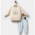 OEKO-TEX sertifikalı, organik pamuklu koala desenli erkek bebek 2’li takım – 6-18 ay arası kullanım için uygun, sweatshirt ve pantalondan oluşur.

